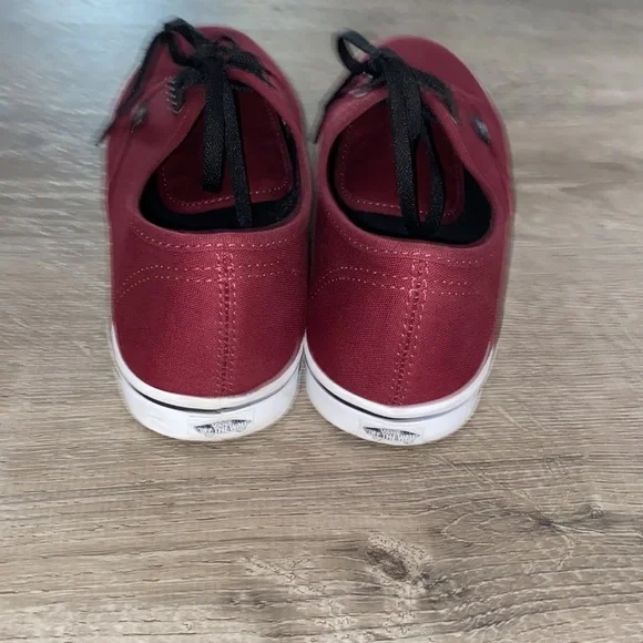 SOLD | Vans Burgundy & Black men’s 6 1/2 women’s 8 - Picture 2 of 5